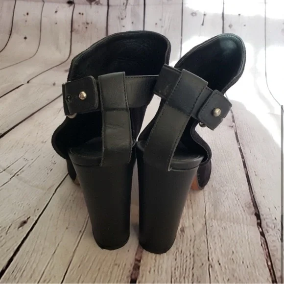 VINCE Addison Black Suede Peep Toe High Heel
Booties Block Heel T-Strap Back Sz8 - Picture 3 of 9